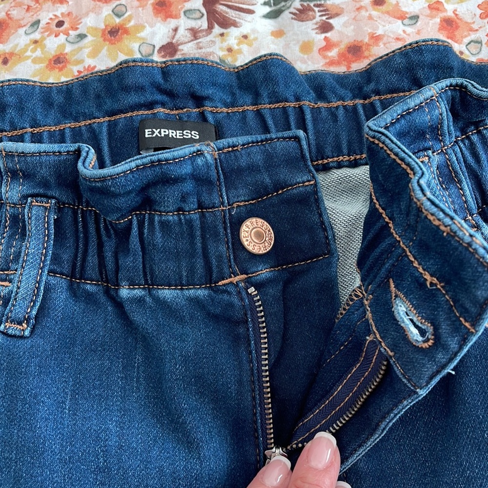 Express Joggers - Picture 4 of 6